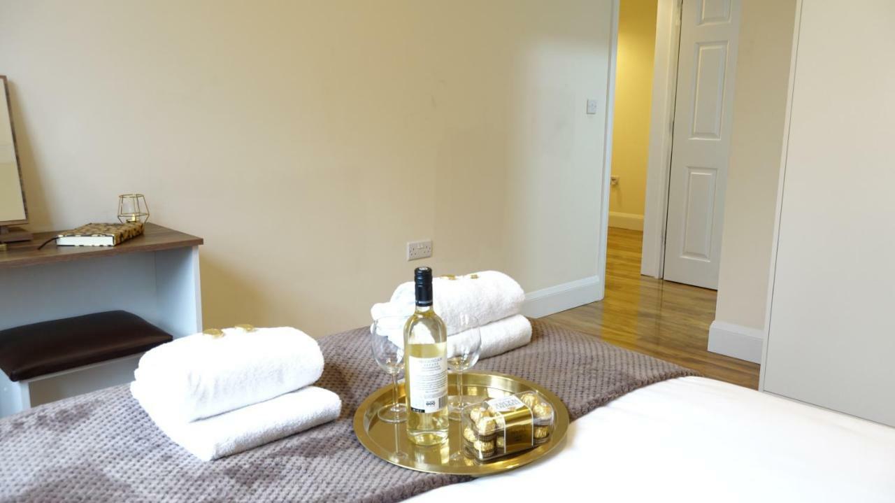 Apartmán Luxury 2 Bed 2 Bath - Free Parking - 5Min To Airport - Sleeps 6 Ashford  Exteriér fotografie
