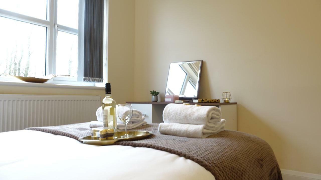 Apartmán Luxury 2 Bed 2 Bath - Free Parking - 5Min To Airport - Sleeps 6 Ashford  Exteriér fotografie